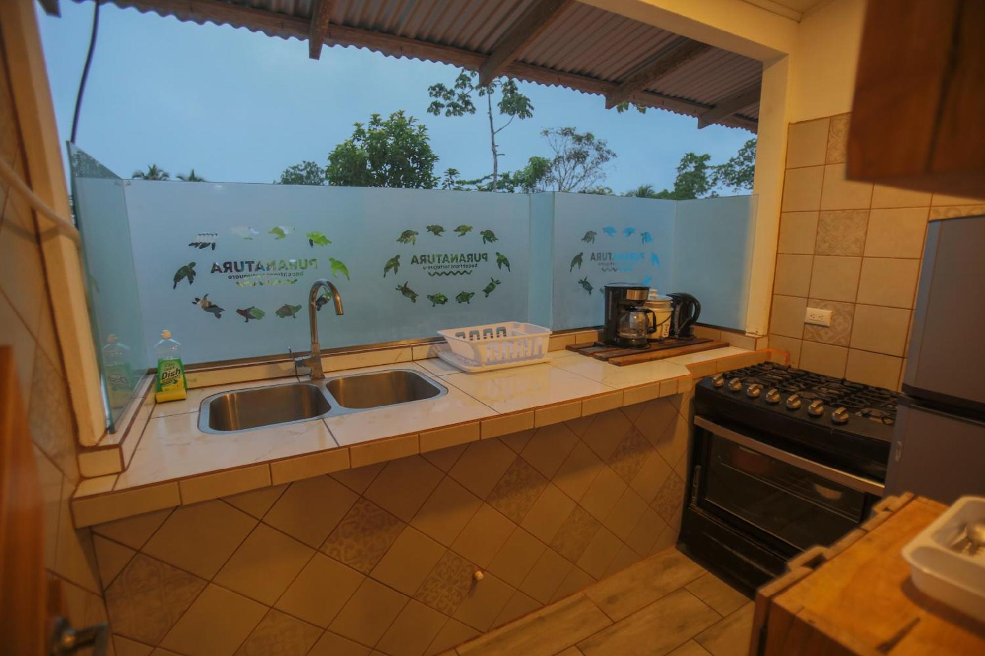Hotel Pura Natura Beachfront Tortuguero Ngoại thất bức ảnh