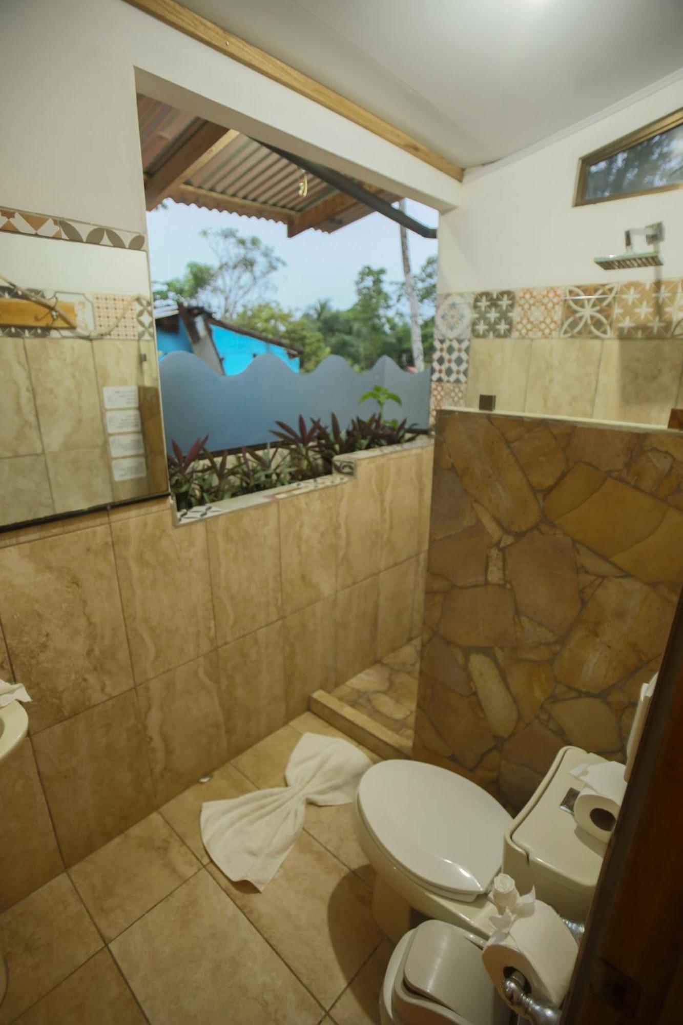 Hotel Pura Natura Beachfront Tortuguero Ngoại thất bức ảnh