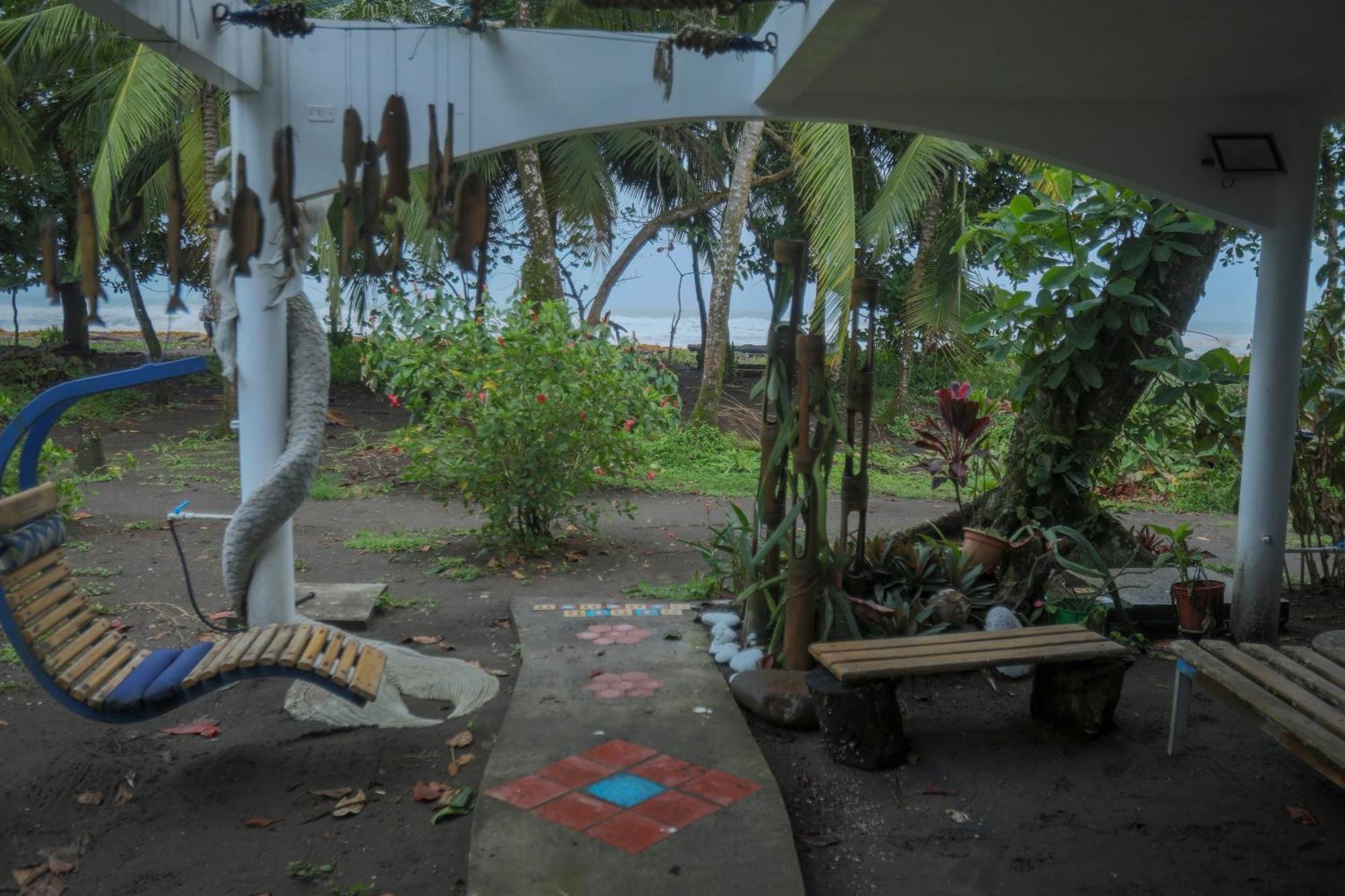 Hotel Pura Natura Beachfront Tortuguero Ngoại thất bức ảnh